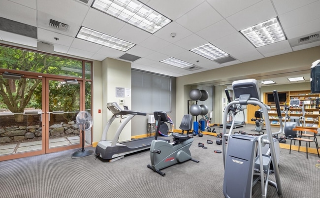 Building Photo - Beautiful Palazzo condo in the heart of downtown Bellevue!