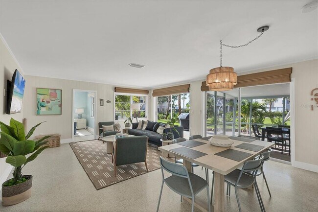Building Photo - 550 Gaspar Dr