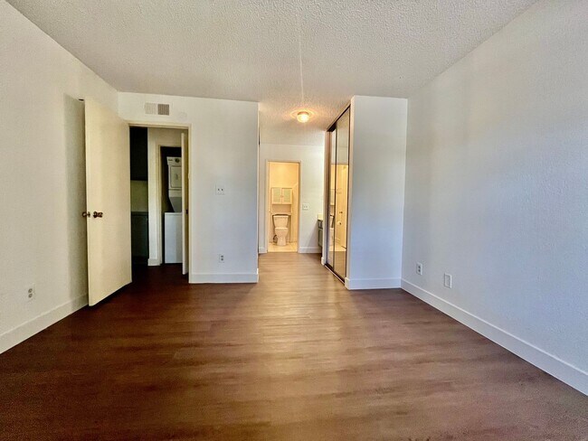 Building Photo - 3516 Seahorn Cir