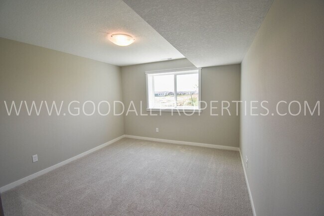 Building Photo - New Build 3 Bedroom 3 Bath Home.