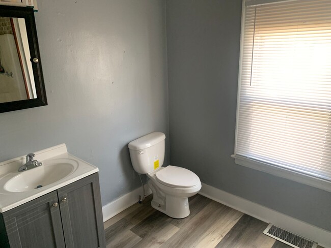 Building Photo - Newly renovated 1 bed 1 bath in the heart ...