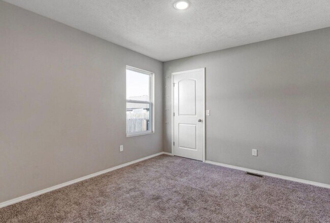 Building Photo - 4 Bedroom | 2 Bathroom | 3 Car Garage| Republic MO | Fenced Backyard!