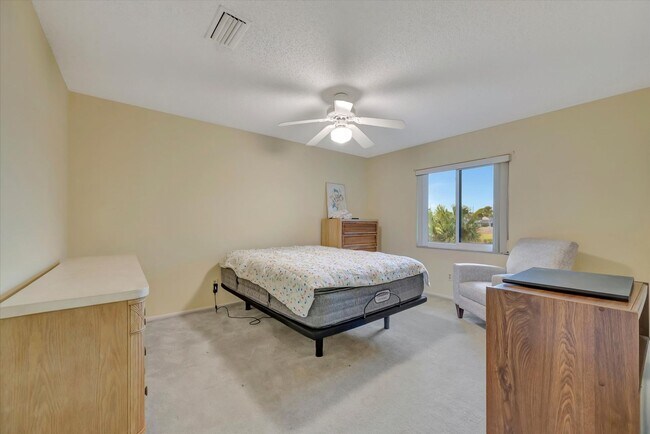 Building Photo - Furnished 3BR/3BA Home with Den, Heated Pool & Lanai in *The Meadows* Sarasota