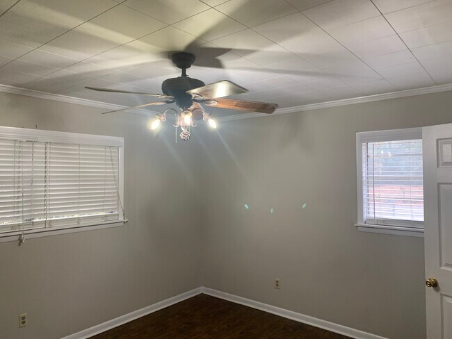 Building Photo - 506 Zetterower Rd