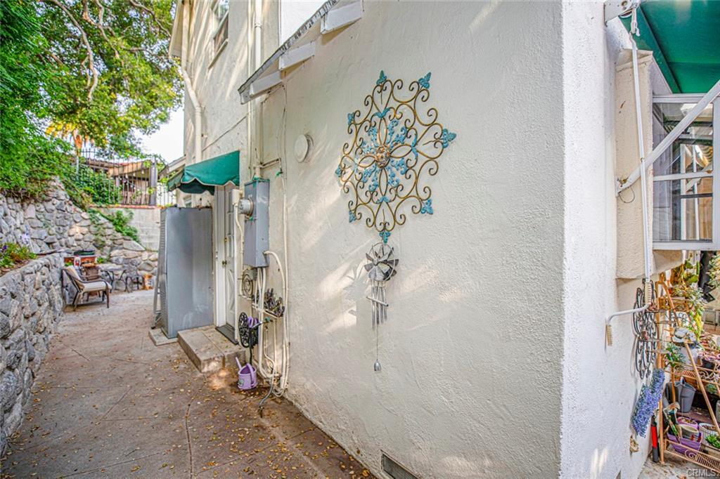 Building Photo - 2313 Hollister Ter