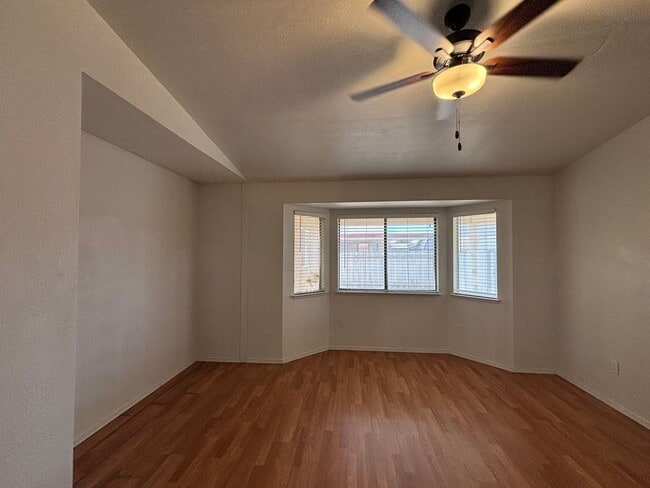 Building Photo - Welcome to your next home at 289 Tangerine!