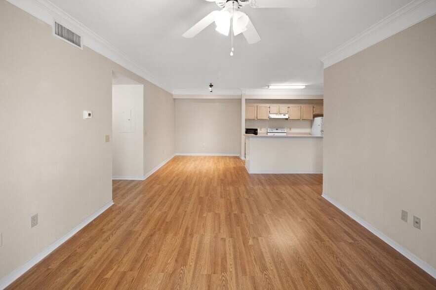 Building Photo - 11510 Villa Grand