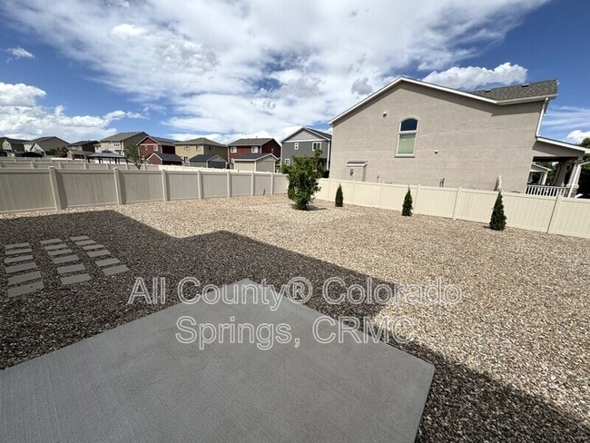 Building Photo - 10807 Hidden Pr Pkwy