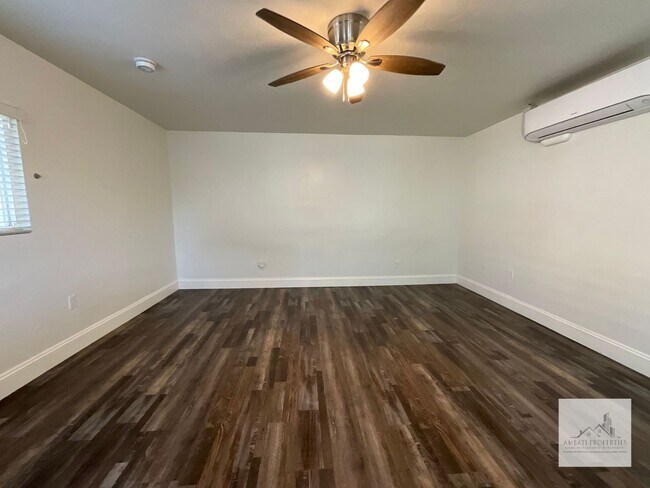 Building Photo - 3074 E Terrace Ave