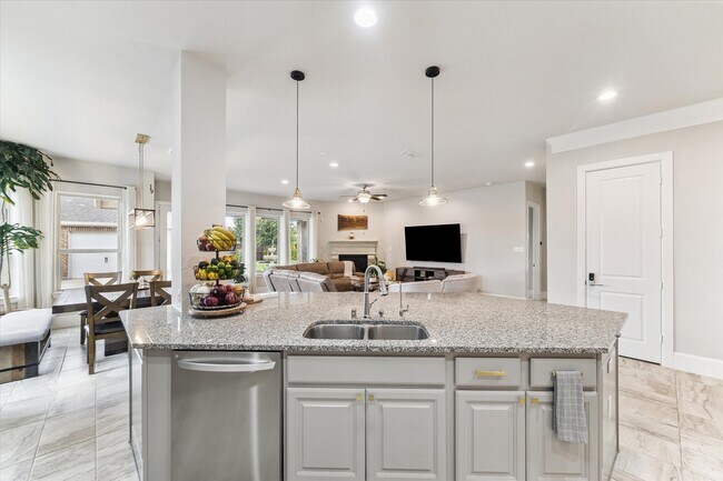 Building Photo - 10110 Hooke Dr