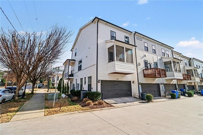 Building Photo - 2054 Rockledge Rd NE