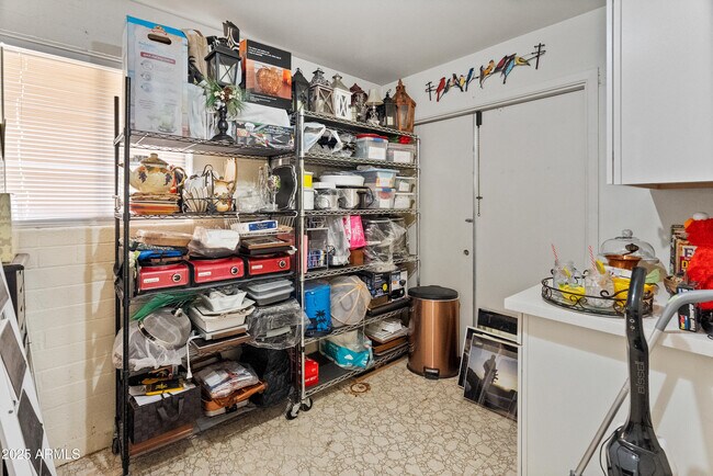 Building Photo - 10229 W Bolivar Dr