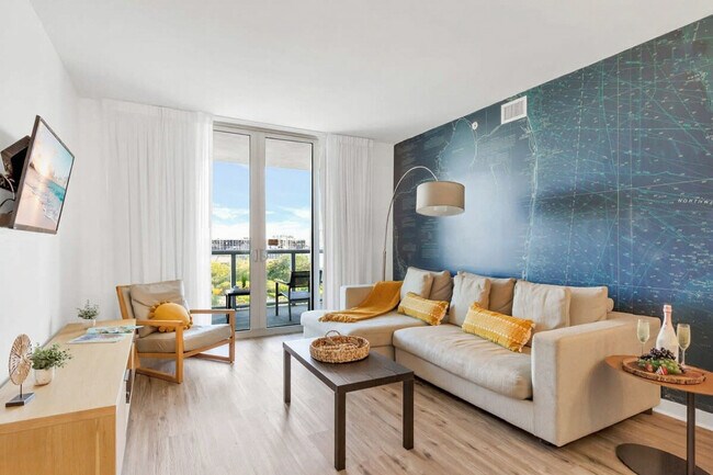 Building Photo - 2602 E Hallandale Beach Blvd