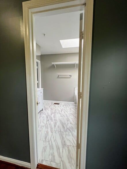 Building Photo - 6301 Grenfell Ct