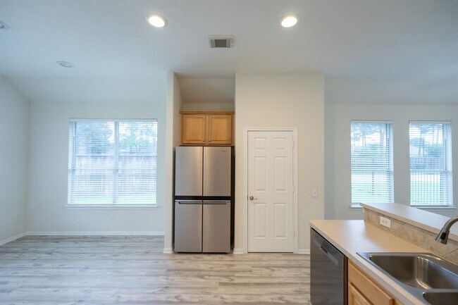 Building Photo - 1316 Varese Dr