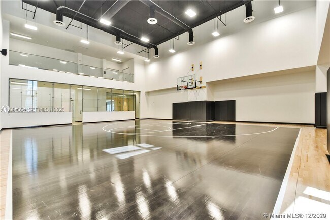 Building Photo - 851 NE 1st Ave