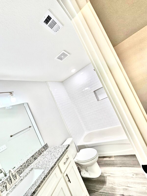 Building Photo - 220 W Bond St