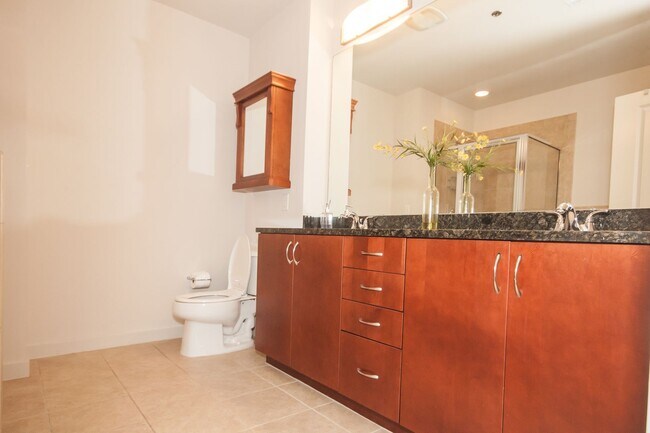 Building Photo - For Rent: Stunning 17th Floor Views of Downtown in the heart of SoBro.