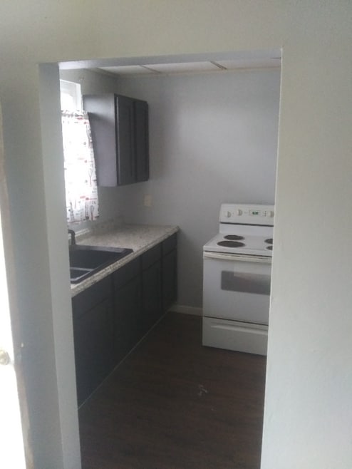 Building Photo - 12 Elm Ln