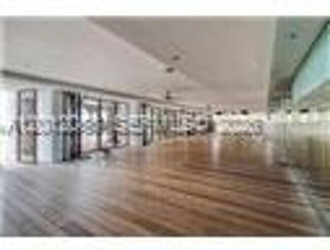 Building Photo - 6801 Collins Ave