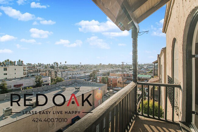 Building Photo - 314 1/4 N Mariposa Ave