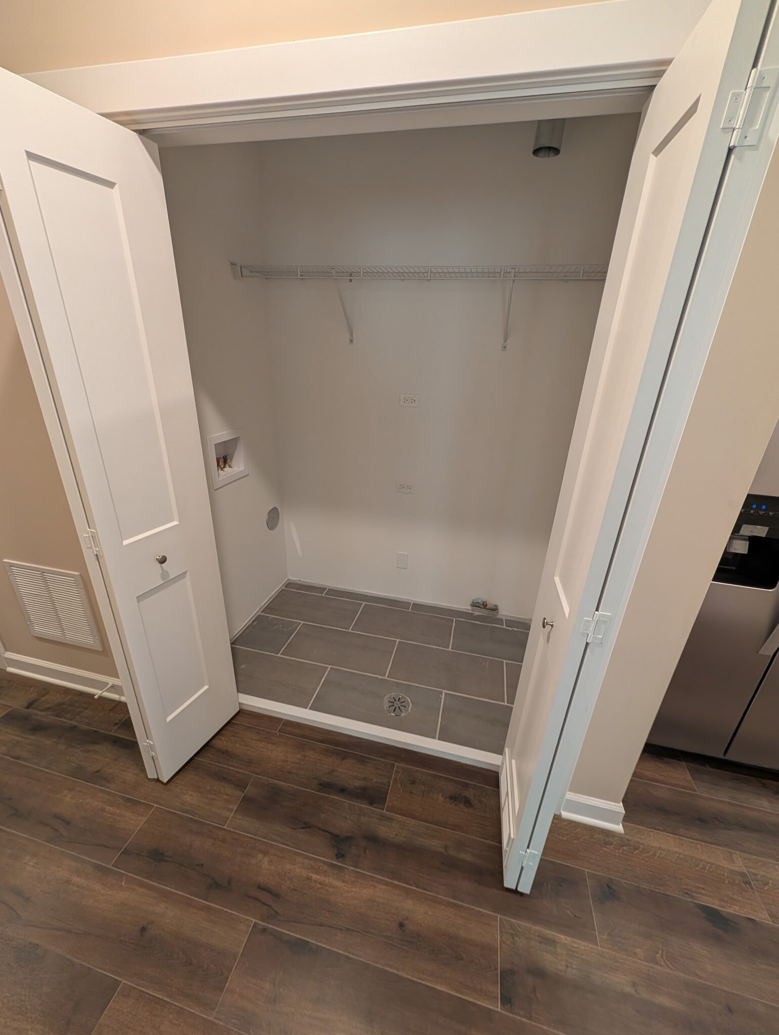 Building Photo - 1534 E 66th Pl