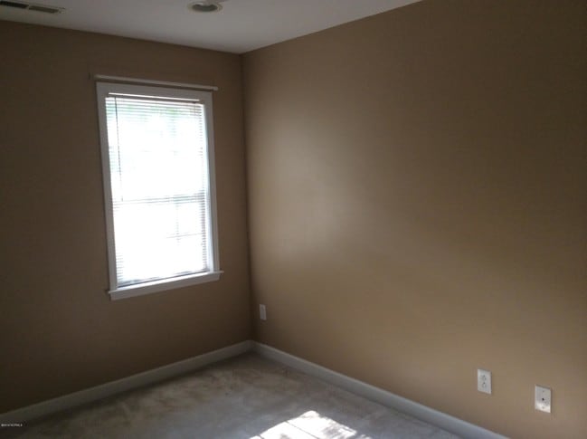Building Photo - 114 Brody Ln