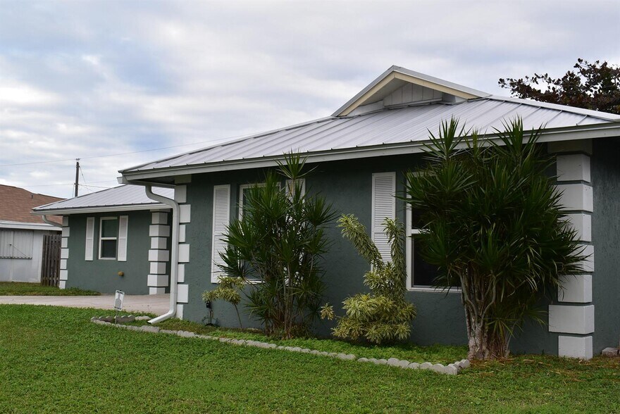 Building Photo - 826 Palama Way