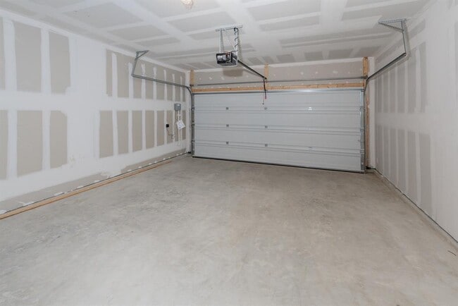 Building Photo - 6621 Kildare Dr