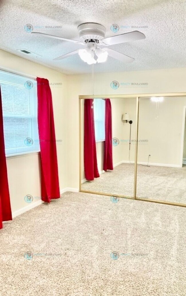 Building Photo - Beautiful- 4 Bedroom, 3 Bath, 3 Car Garage, NW Reno!