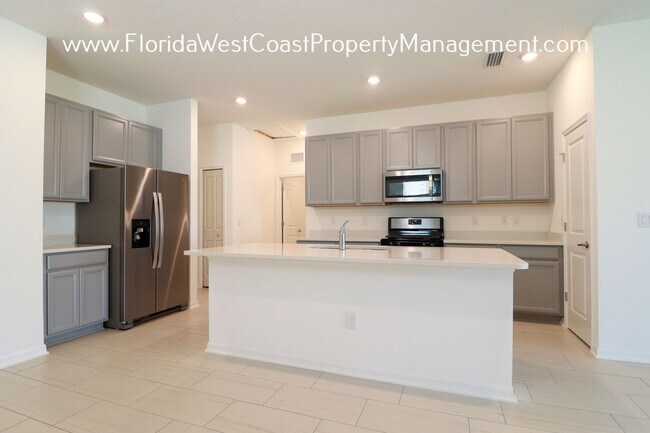 Building Photo - OUSTANDING SEMI FENCED! 3 BEDROOM/2 BATH HOME IN EAVES BEND! ARTISAN LAKES PALMETTO!