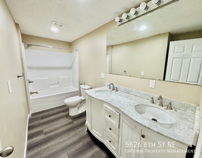 Building Photo - 5626 6th St NE