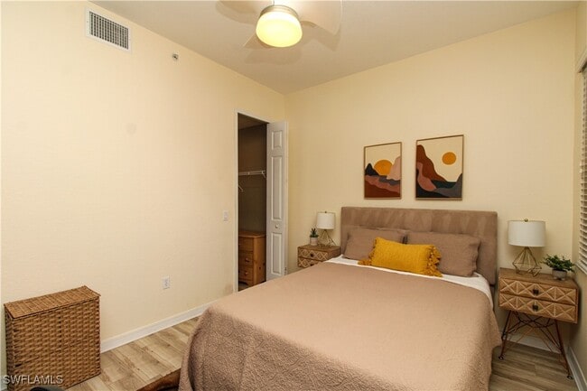 Building Photo - 1355 Mariposa Cir
