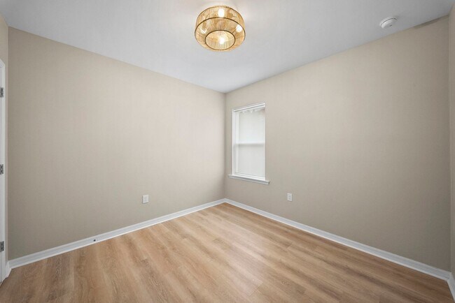 Building Photo - Newer-construction 3-bedroom, 2-bath home in Fort Myers