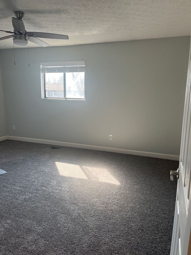 Building Photo - 3240 Summerhill Ln