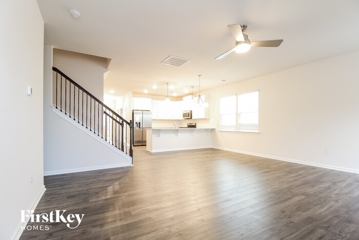 Building Photo - 423 Stonefence Dr