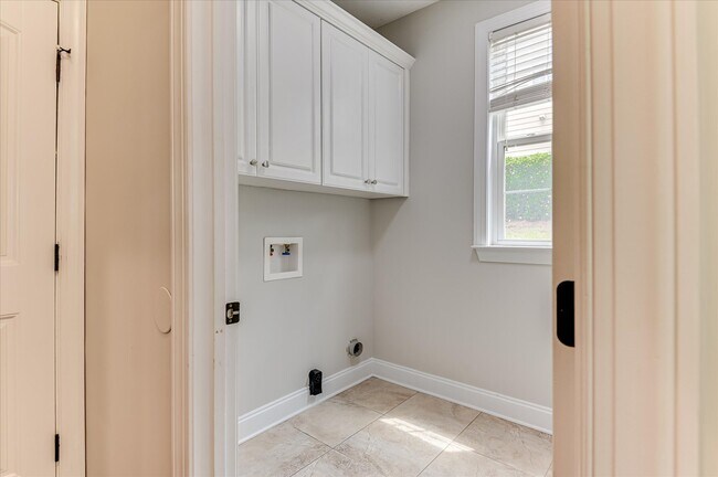 Building Photo - 1111 Sumter Landing Cir