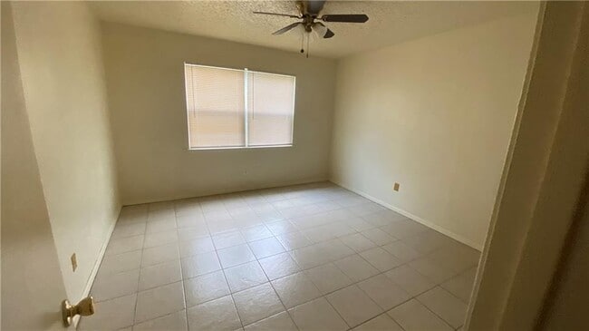 Building Photo - 1908 West Loop