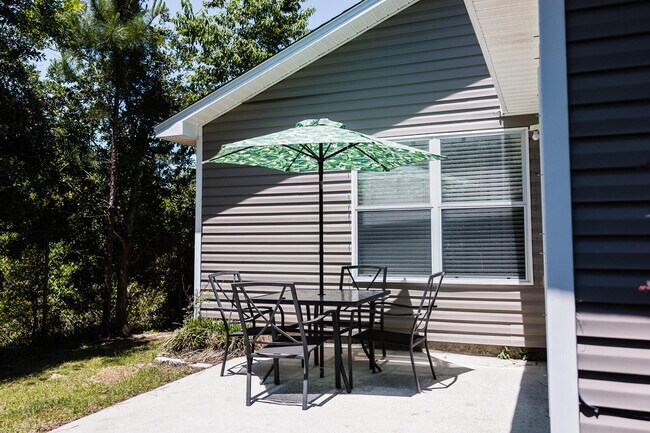 Building Photo - 2026 Catline Cir