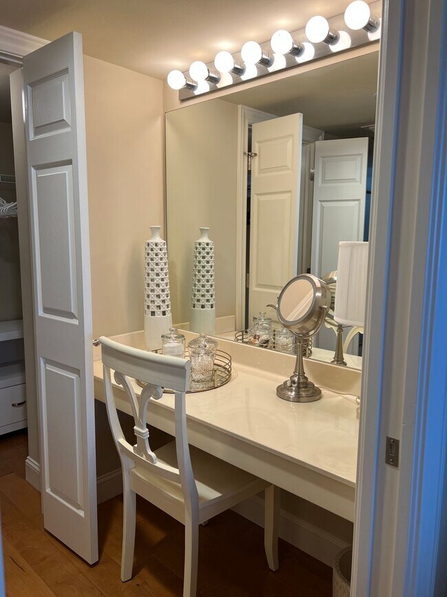 Building Photo - **PELICAN BAY**ST NICOLE**NEWLY FURNISHED**STUNNING SEASONAL OR ANNUAL RENTAL**