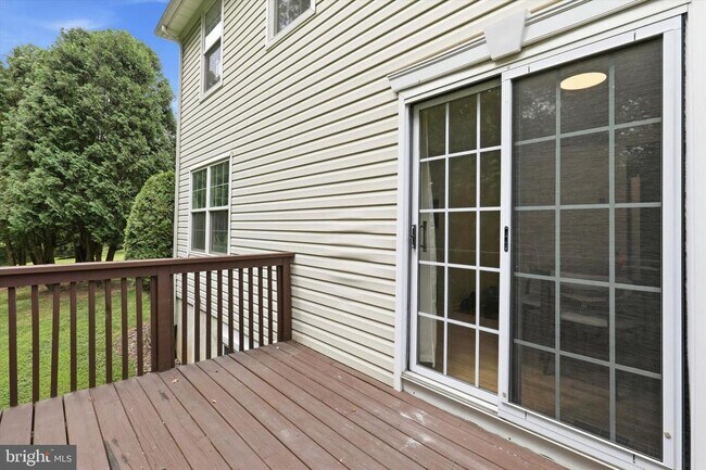 Building Photo - 2009 Creekside Ct