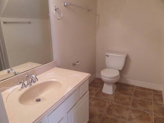 Building Photo - 3710 Sherwood Ln