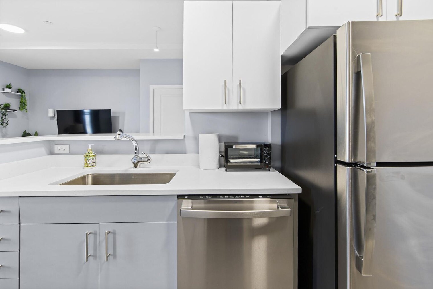 Building Photo - 95 Broadway