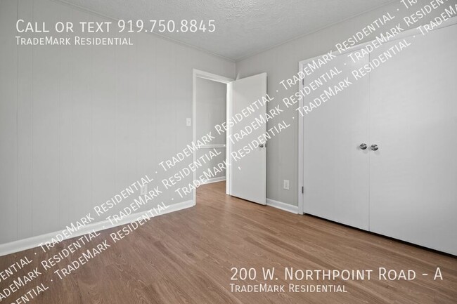 Building Photo - Newly Renovated 2 Bedroom, 2 Bathroom Duplex