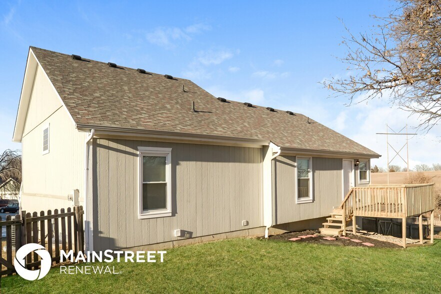 Building Photo - 7 Sherry Ct