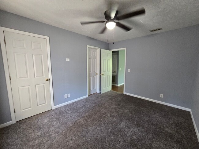 Building Photo - 6752 Willowbrook Dr