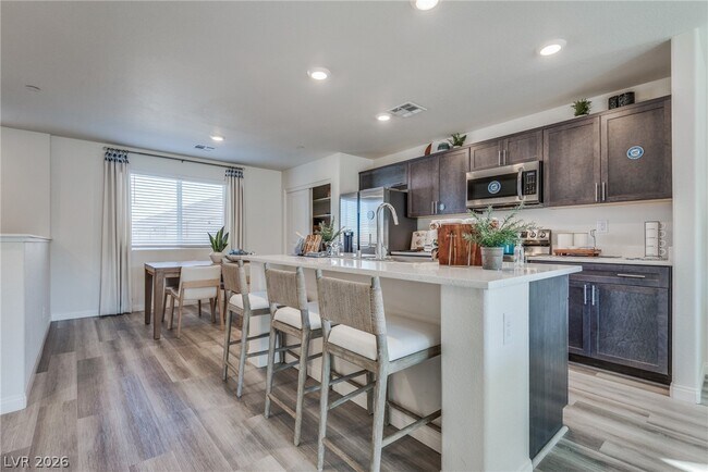 Building Photo - 6810 Truffle Gray St