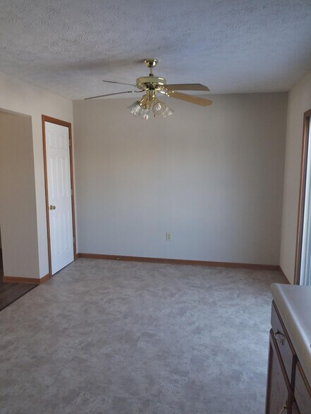 Building Photo - 7614 Stonebridge Golf Dr
