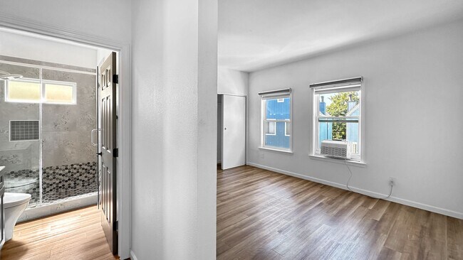 Building Photo - Fruit Trees on this Tastefully Remodeled House in Prescott!