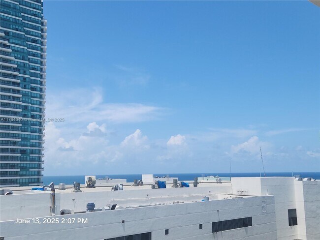 Building Photo - 3725 S Ocean Dr